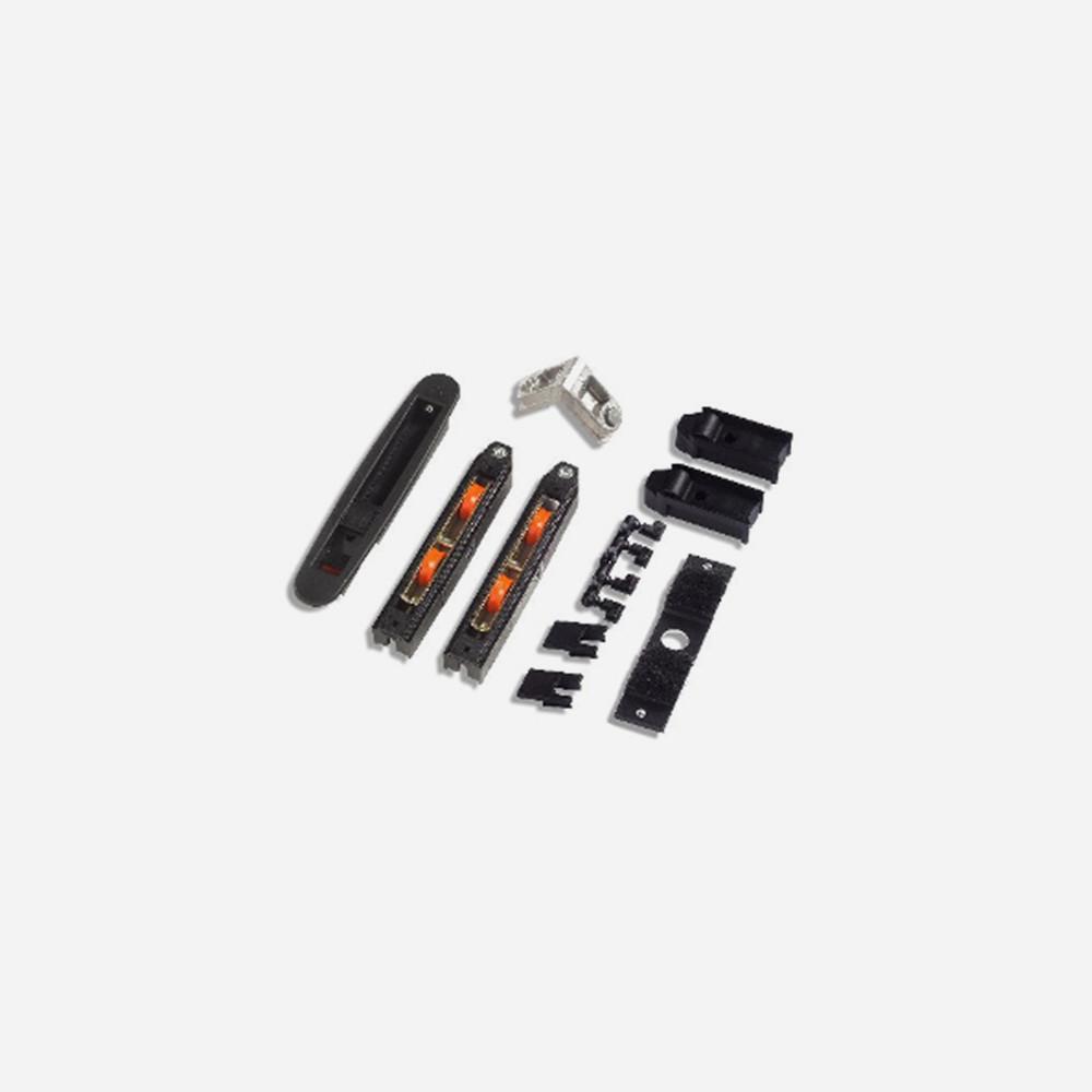 Kit di assemblaggio con maniglie e squadrette MIDKIT 90